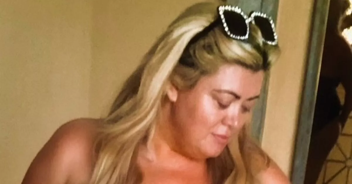杰玛·柯林斯(Gemma Collins)穿着泳衣看起来不可思议，她抨击商业街大码店的缺乏